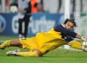 九游中国-绿军铁壁难挡字母神威，密尔沃基巨兽在麦迪逊花园的加冕之夜