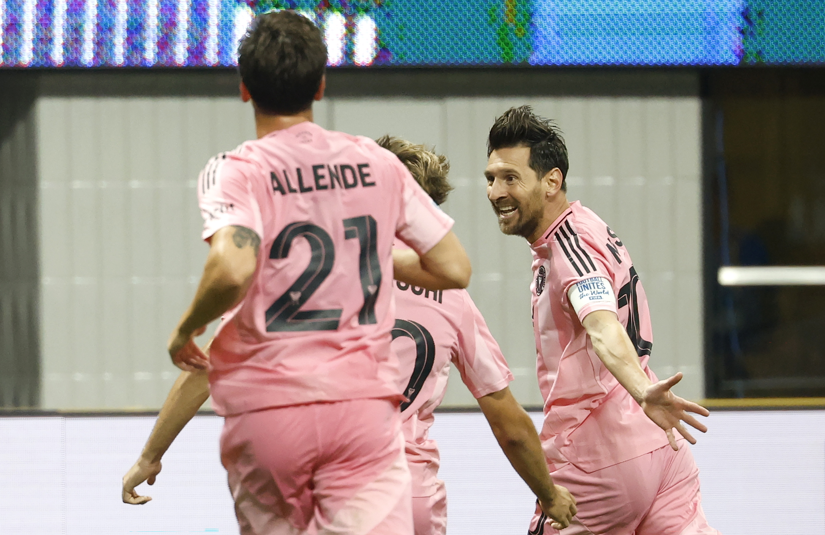 包含战意十足：阿尔希拉尔世俱杯热身赛回顾的词条