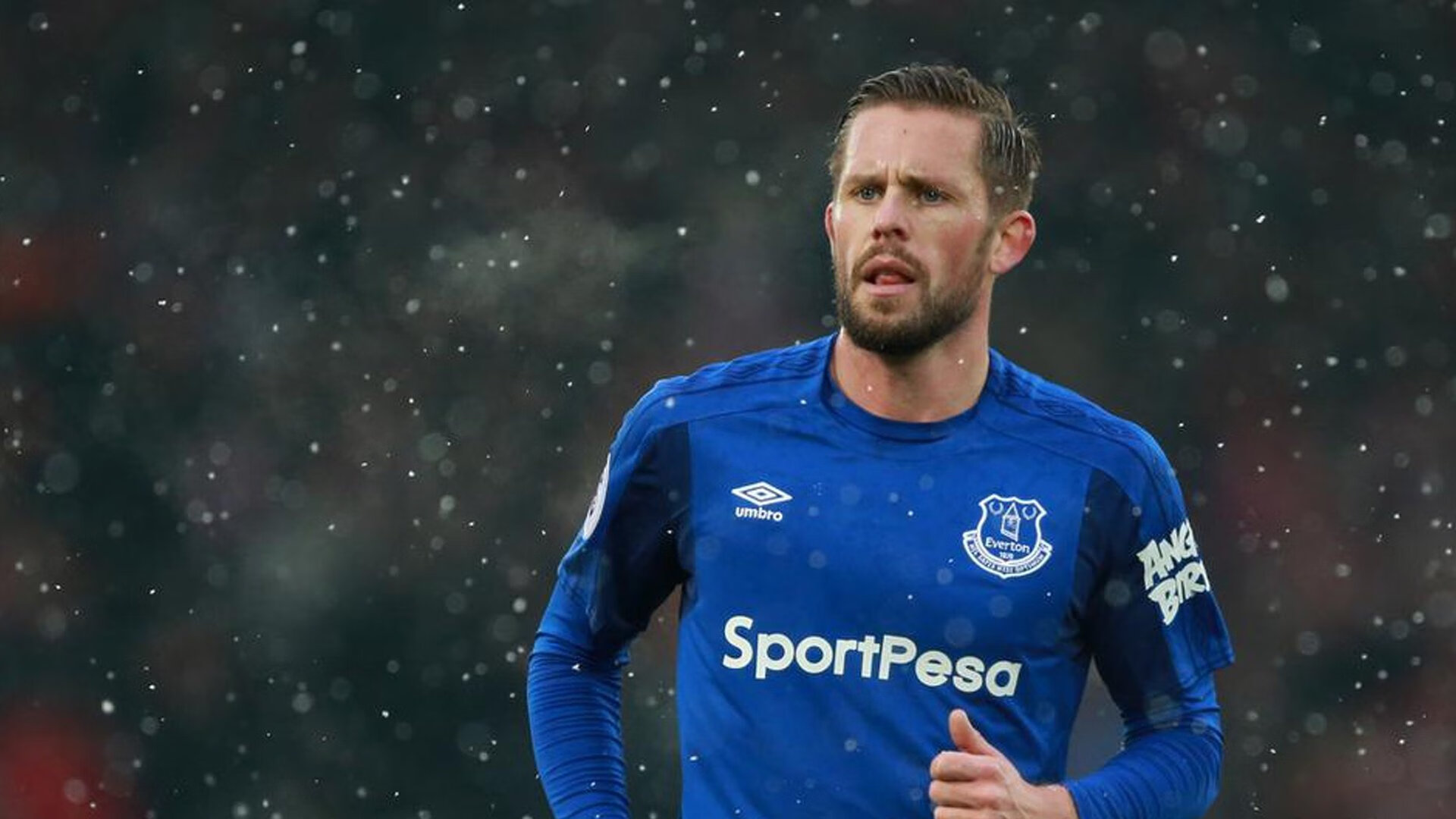 当金字塔遇见圣西罗，埃及法老萨拉赫拿下AC米兰，莱万在世纪对决中加冕王座